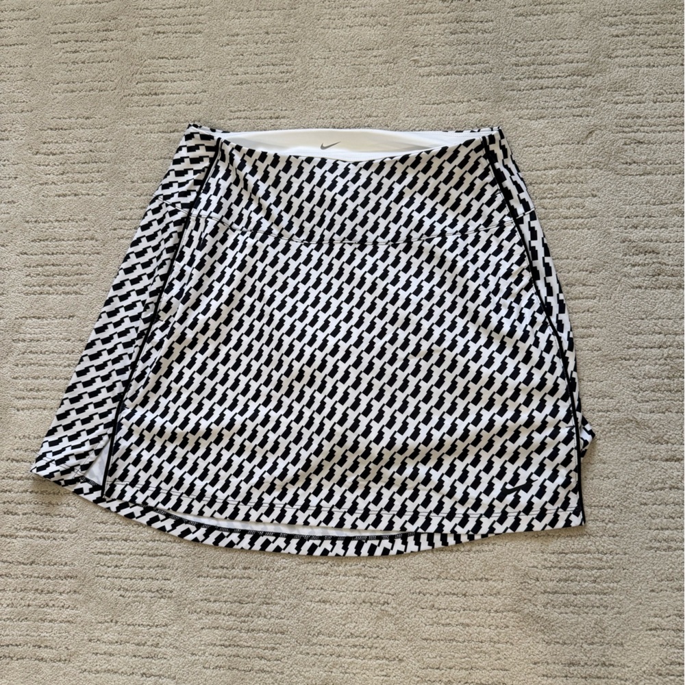 Nike Dry Fit UV  Golf Black and White Patterned Women's Skort